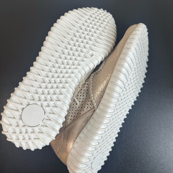 Diba True Poker Hand Rose Gold Sneakers size 10 - Picture 4 of 7